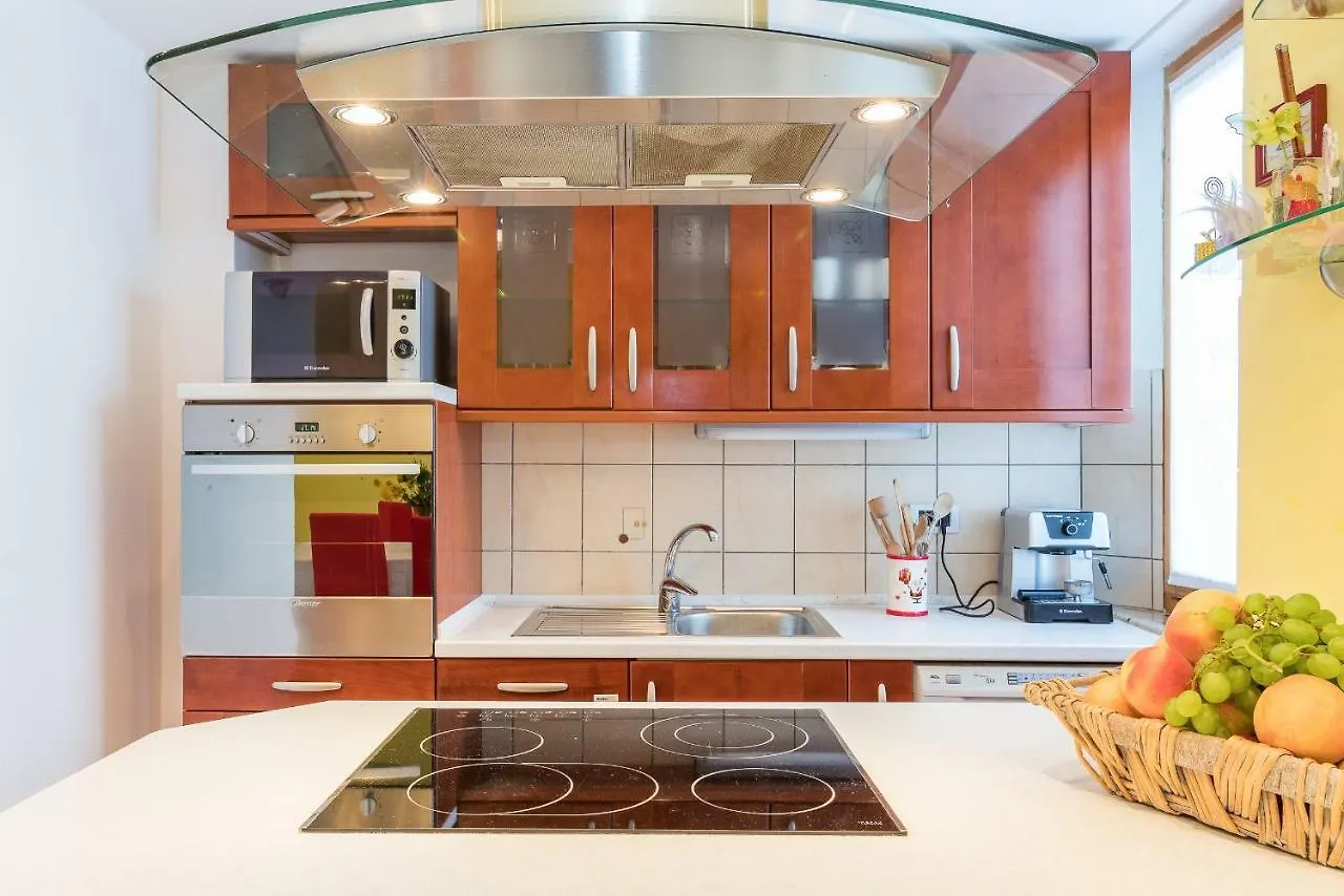 Apartman Vesna Pula 0*,  Croatia